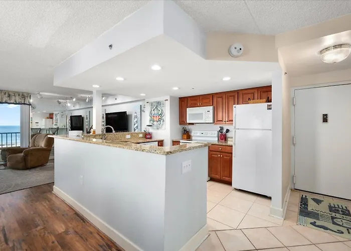 3 Bed/2 Bath Direct Ocean Front Capri With Indoor Pool! Holiday home Ocean City