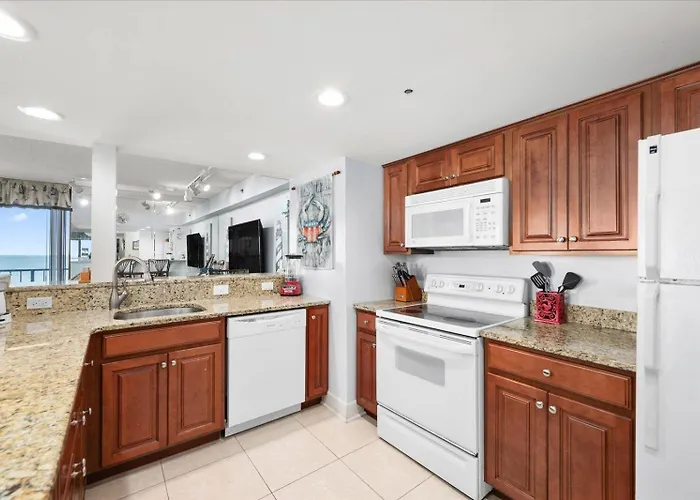 3 Bed/2 Bath Direct Ocean Front Capri With Indoor Pool! Holiday home